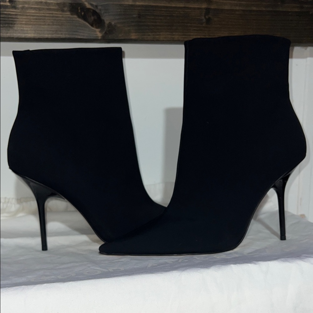 Good American Sleek Black Ankle Booties